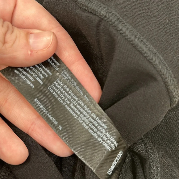 Eileen Fisher Womens Pants Large Black Viscos Tapered Relaxed Pull‎ On Stretch - Picture 3 of 6